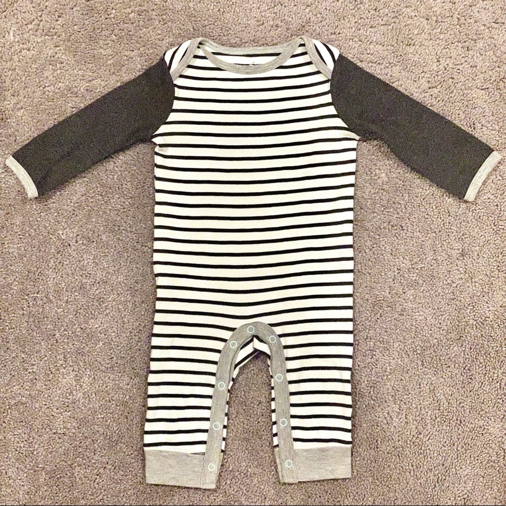 Unisex Cloud Island Striped Black & White Romper 3-6 months